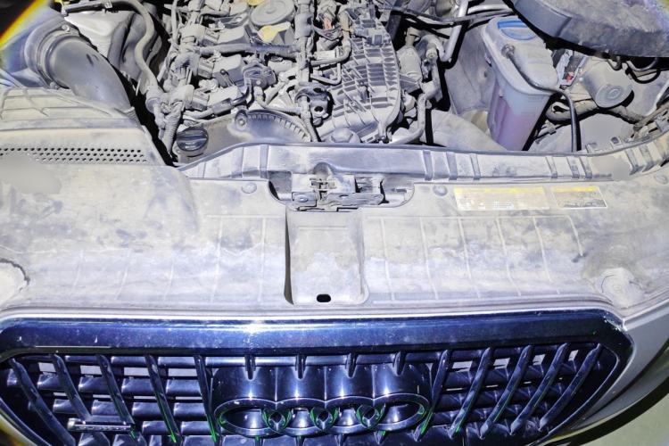 Used Audi Q5 2017 40 TFSI Comfort Model Engine Bay