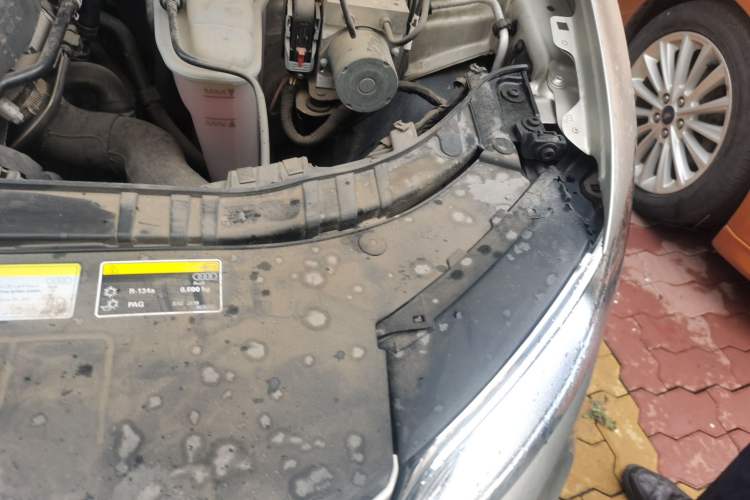 Used Audi Q5 2017 Plus 40 TFSI Ambition Model Engine Bay Left