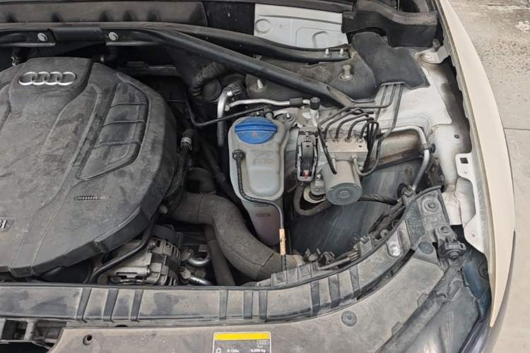 Used Audi Q5 2017 Plus 40 TFSI Technology Model Engine Bay Left