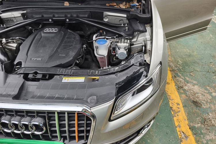Used Audi Q5 2017 Plus 40 TFSI Ambition Model Engine Bay Left