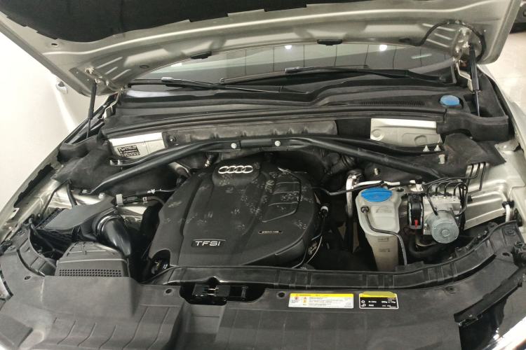 Used Audi Q5 2017 Plus 40 TFSI Ambition Model Engine Bay