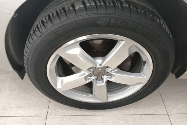 Used Audi Q5 2017 Plus 40 TFSI Ambition Model Exterior 4