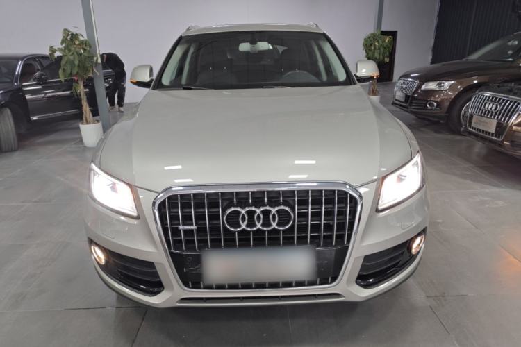 Used Audi Q5 2017 40 TFSI Comfort Model Front