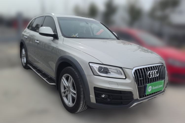 Used Audi Q5 2017 Plus 40 TFSI Technology Model Front Right 45 Deg