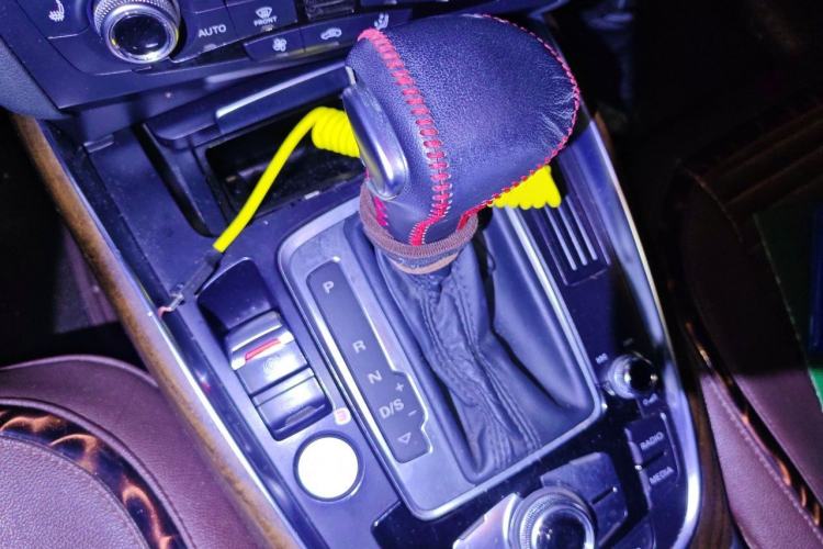 Used Audi Q5 2017 40 TFSI Comfort Model Gear Lever