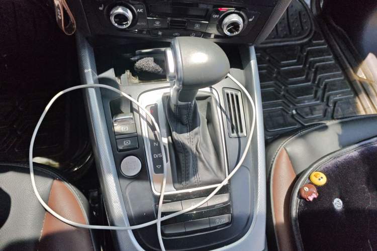 Used Audi Q5 2017 Plus 40 TFSI Technology Model Gear Lever