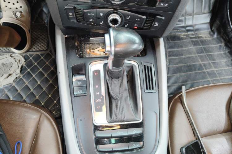 Used Audi Q5 2017 40 TFSI Ambition Edition Gear Lever