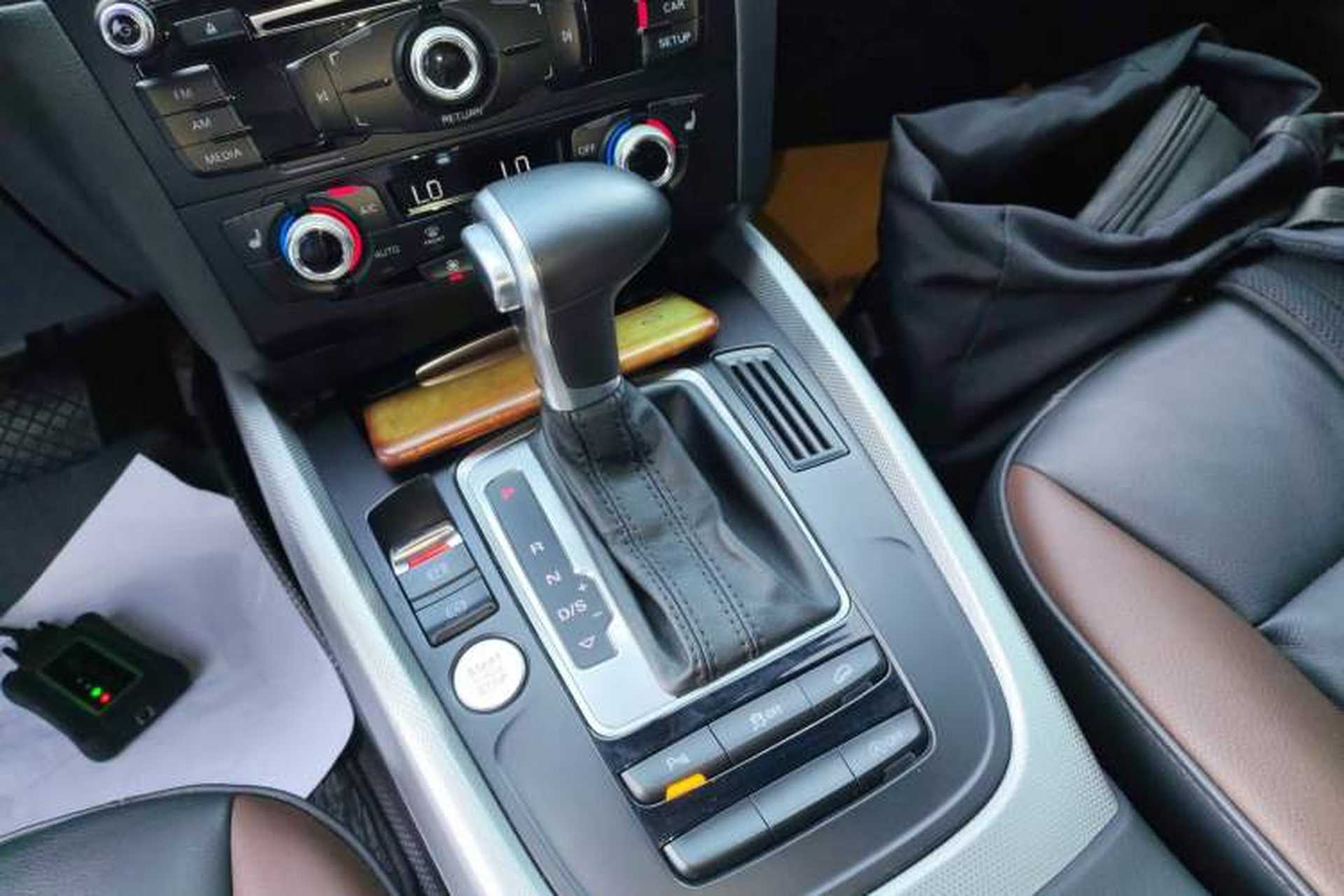 Used Audi Q5 2017 Plus 40 TFSI Technology Model Gear Lever