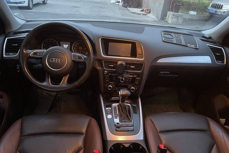 Used Audi Q5 2017 Plus 40 TFSI Technology Model Interior 1