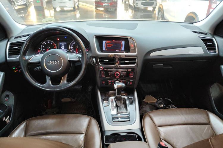 Used Audi Q5 2017 40 TFSI Ambition Edition Interior 2