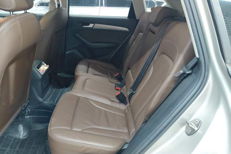 Used Audi Q5 2017 40 TFSI Ambition Edition Interior 4
