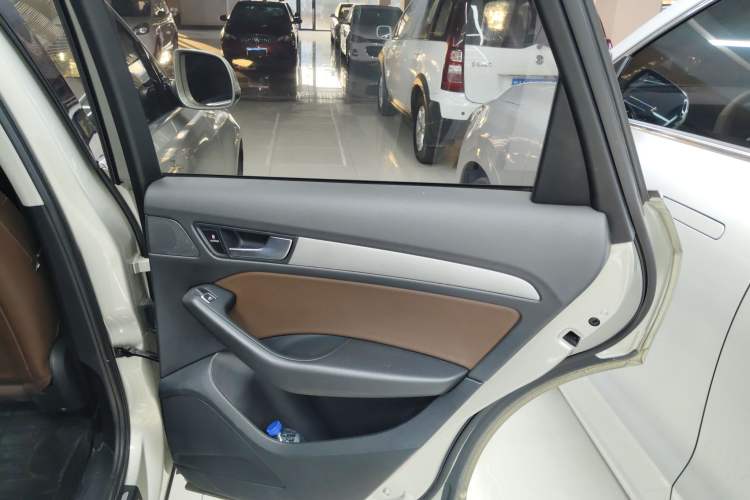 Used Audi Q5 2017 40 TFSI Ambition Edition Interior 6