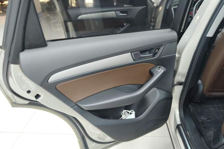Used Audi Q5 2017 40 TFSI Ambition Edition Interior 8