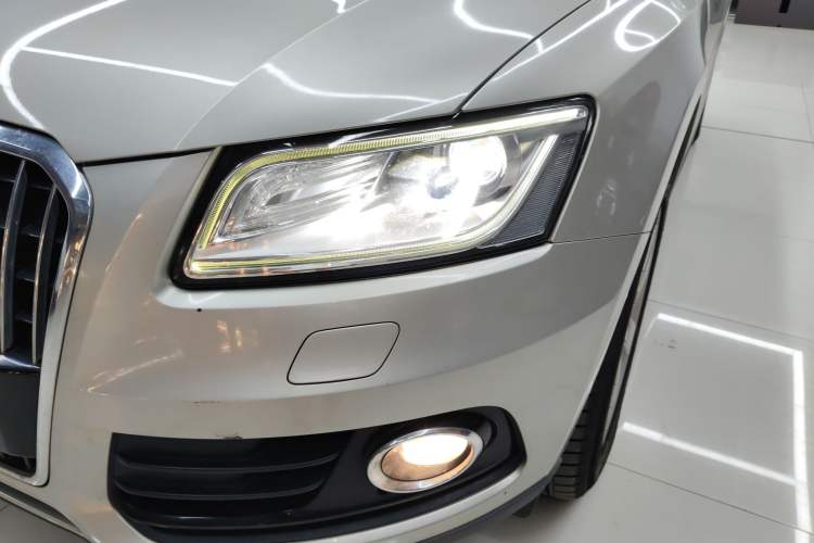 Used Audi Q5 2017 40 TFSI Ambition Edition Left Front Headlight