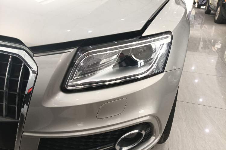 Used Audi Q5 2017 Plus 40 TFSI Ambition Model Left Front Headlight