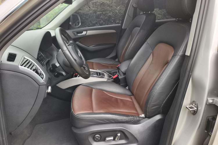 Used Audi Q5 2017 Plus 40 TFSI Ambition Model Left Front Seat