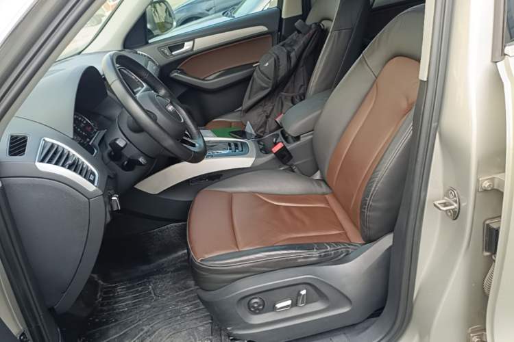 Used Audi Q5 2017 40 TFSI Ambition Edition Left Front Seat