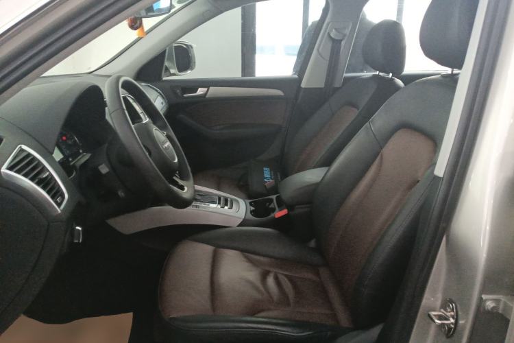Used Audi Q5 2017 Plus 40 TFSI Ambition Model Left Front Seat