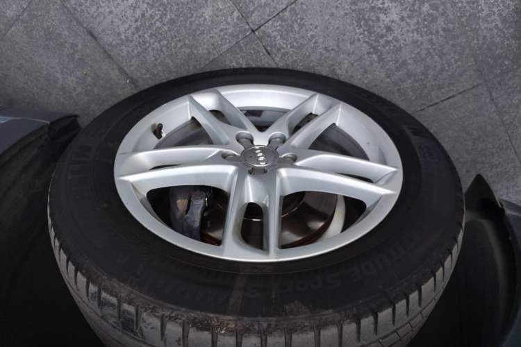 Used Audi Q5 2017 Plus 40 TFSI Technology Model Left Front Wheel Hub