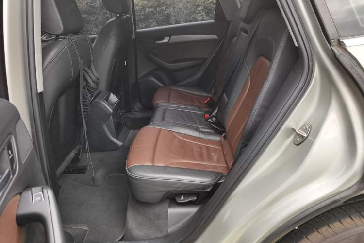 Used Audi Q5 2017 Plus 40 TFSI Ambition Model Left Rear Seat