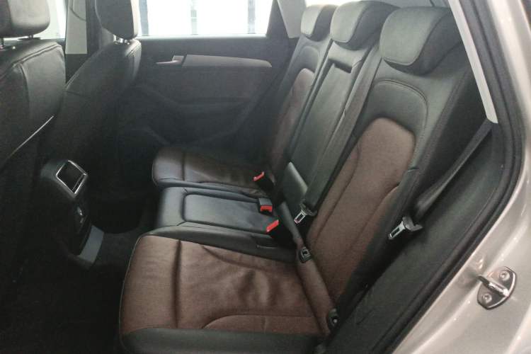 Used Audi Q5 2017 Plus 40 TFSI Ambition Model Left Rear Seat