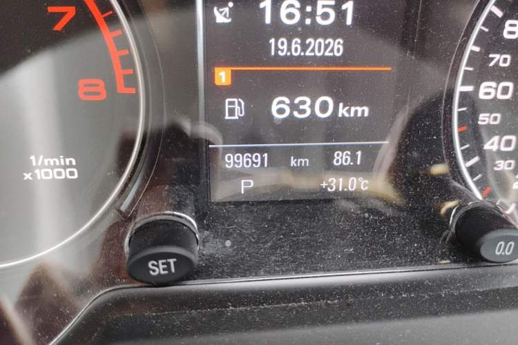Used Audi Q5 2017 Plus 40 TFSI Comfort Model Odometer Close Up