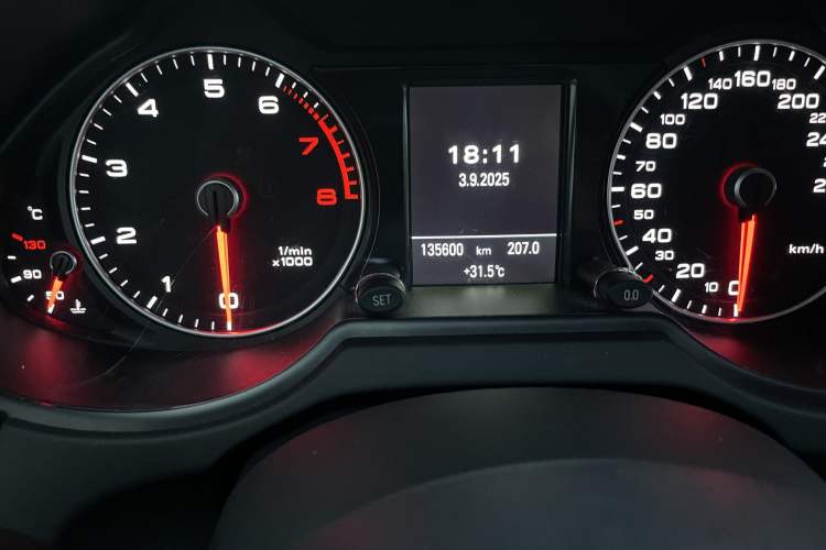 Used Audi Q5 2017 Plus 40 TFSI Technology Model Odometer Close Up