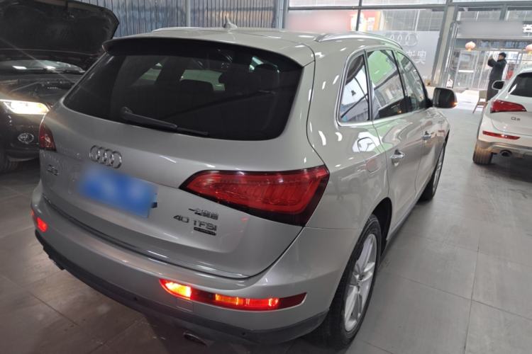 Used Audi Q5 2017 40 TFSI Comfort Model Rear Right 45 Deg