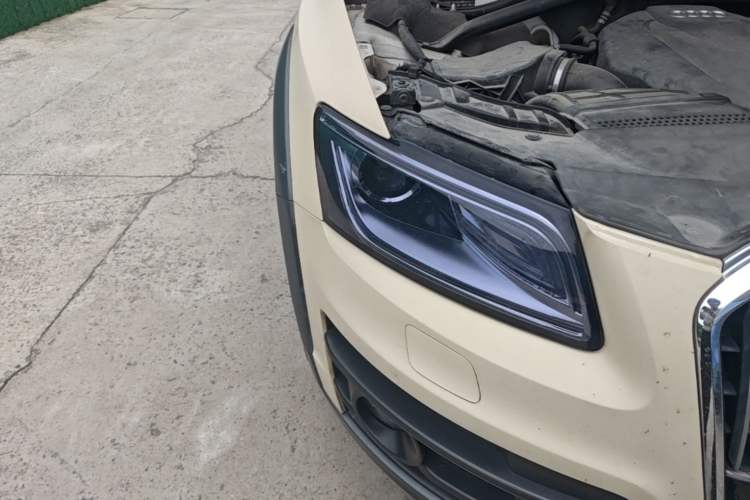 Used Audi Q5 2017 Plus 40 TFSI Technology Model Right Front Headlight