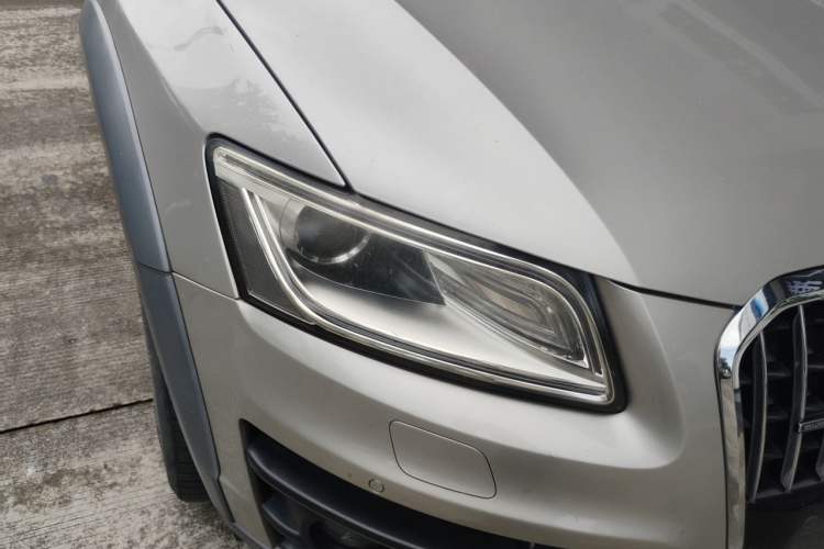 Used Audi Q5 2017 Plus 40 TFSI Comfort Model Right Front Headlight