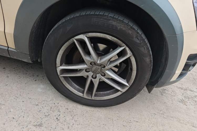 Used Audi Q5 2017 Plus 40 TFSI Technology Model Right Front Wheel Hub