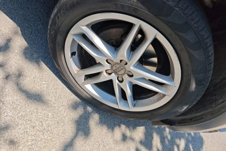 Used Audi Q5 2017 Plus 40 TFSI Technology Model Right Front Wheel Hub