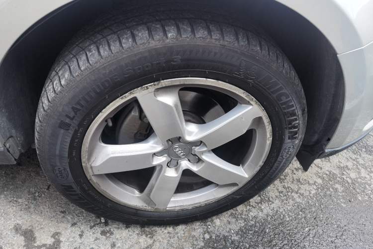Used Audi Q5 2017 40 TFSI Ambition Edition Right Front Wheel Hub