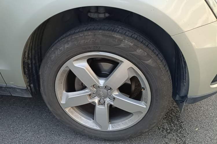 Used Audi Q5 2017 40 TFSI Ambition Edition Right Front Wheel Hub