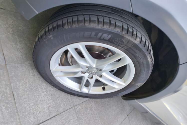 Used Audi Q5 2017 Plus 40 TFSI Technology Model Right Rear Wheel Hub