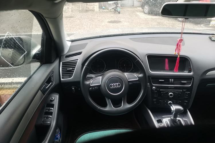 Used Audi Q5 2017 Plus 40 TFSI Ambition Model Steering Wheel