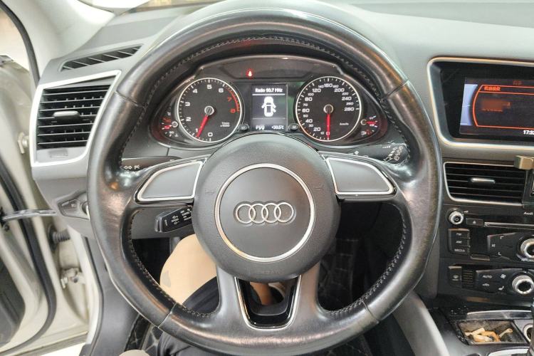 Used Audi Q5 2017 40 TFSI Ambition Edition Steering Wheel