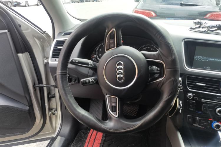 Used Audi Q5 2017 40 TFSI Ambition Edition Steering Wheel