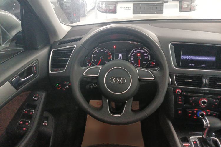 Used Audi Q5 2017 Plus 40 TFSI Ambition Model Steering Wheel