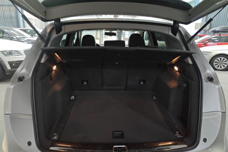 Used Audi Q5 2017 40 TFSI Comfort Model Trunk