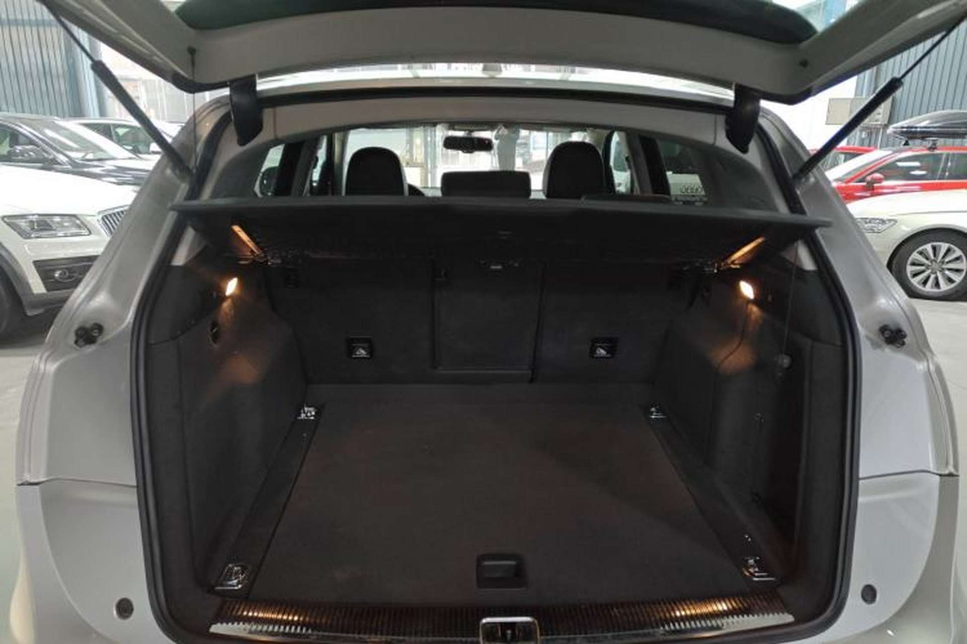 Used Audi Q5 2017 40 TFSI Comfort Model Trunk