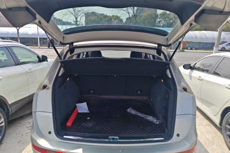 Used Audi Q5 2017 40 TFSI Ambition Edition Trunk