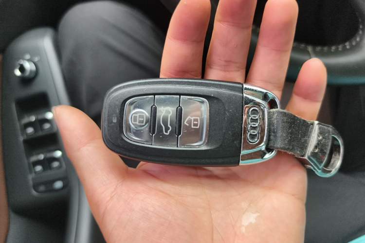 Used Audi Q5 2017 Plus 40 TFSI Ambition Model Vehicle Key
