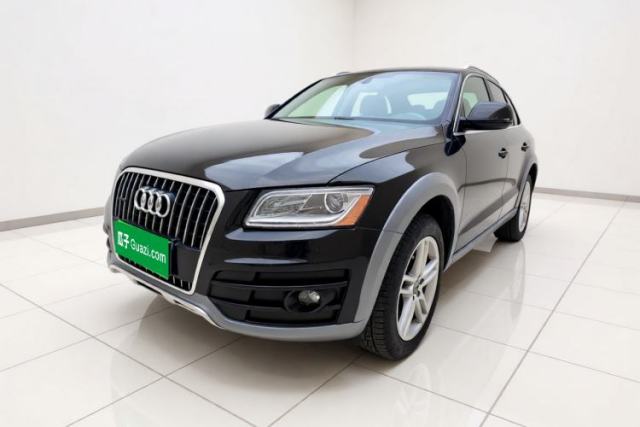 Ojetý Audi Q5 2018 Collector's Edition 40 TFSI Technology Model