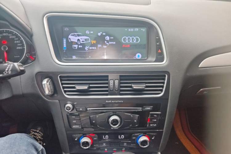 Used Audi Q5 2018 Collector's Edition 40 TFSI Technology Model Audio And AC Panel