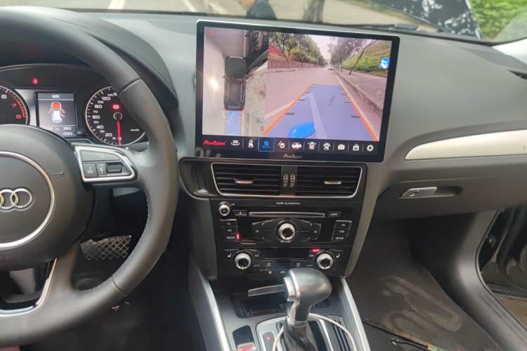 Used Audi Q5 2018 Collector's Edition 40 TFSI Technology Model Audio And AC Panel