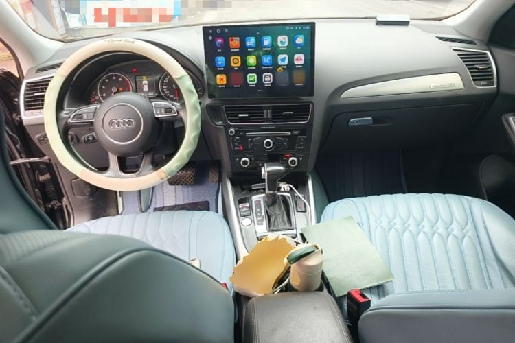 Used Audi Q5 2018 Collector's Edition 40 TFSI Technology Model Center Console