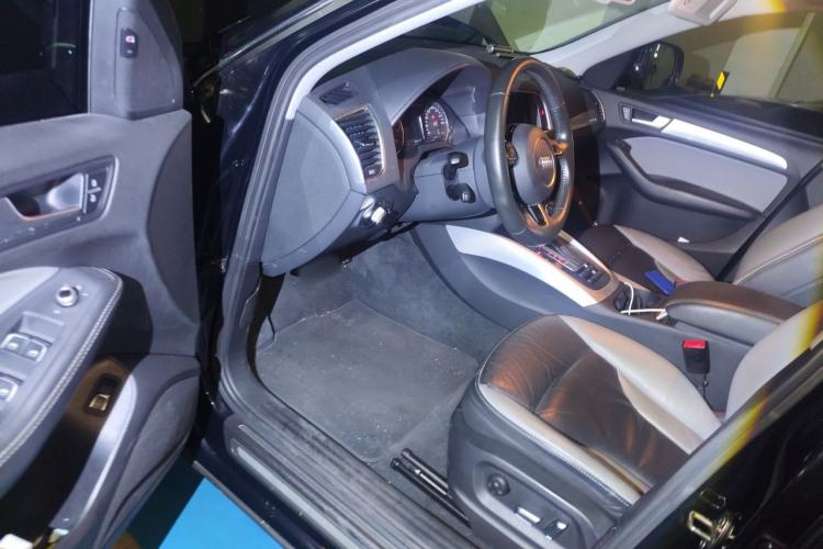Used Audi Q5 2018 Collector's Edition 40 TFSI Technology Model Driver Seat