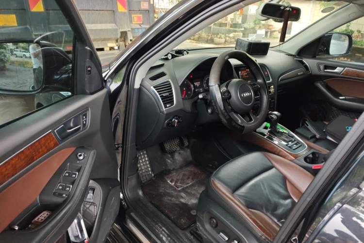 Used Audi Q5 2018 Collector's Edition 40 TFSI Technology Model Driver Seat