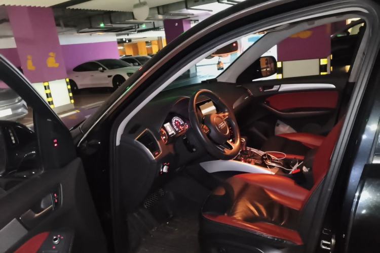Used Audi Q5 2018 Collector's Edition 40 TFSI Technology Model Driver Seat